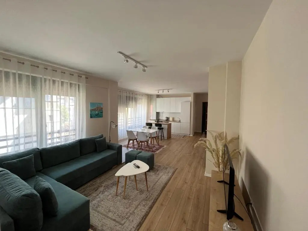 Comfy condo 6 minutes from downtown & Free Parking