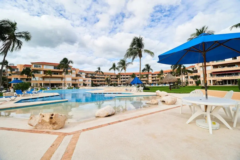 Villas Del Mar D-105 By Lockey
