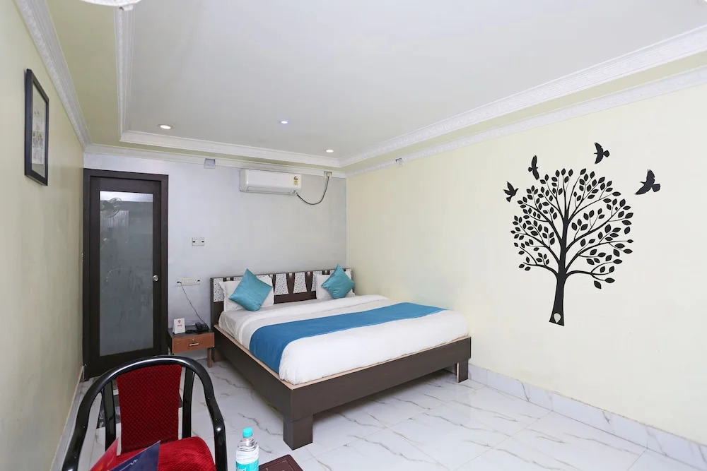 OYO Flagship 5716 Hotel Krishna