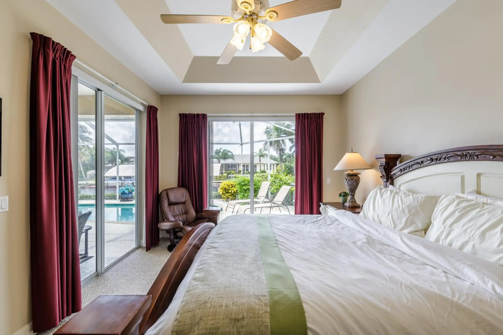 New Gulf Access Home with Private Solar Heated Pool and Spa -Villa Dreamweaver, Cape Coral - Roelens Vacations