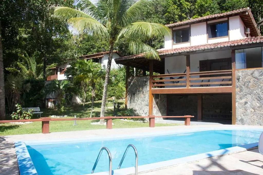 Casa privativa 5 suítes
