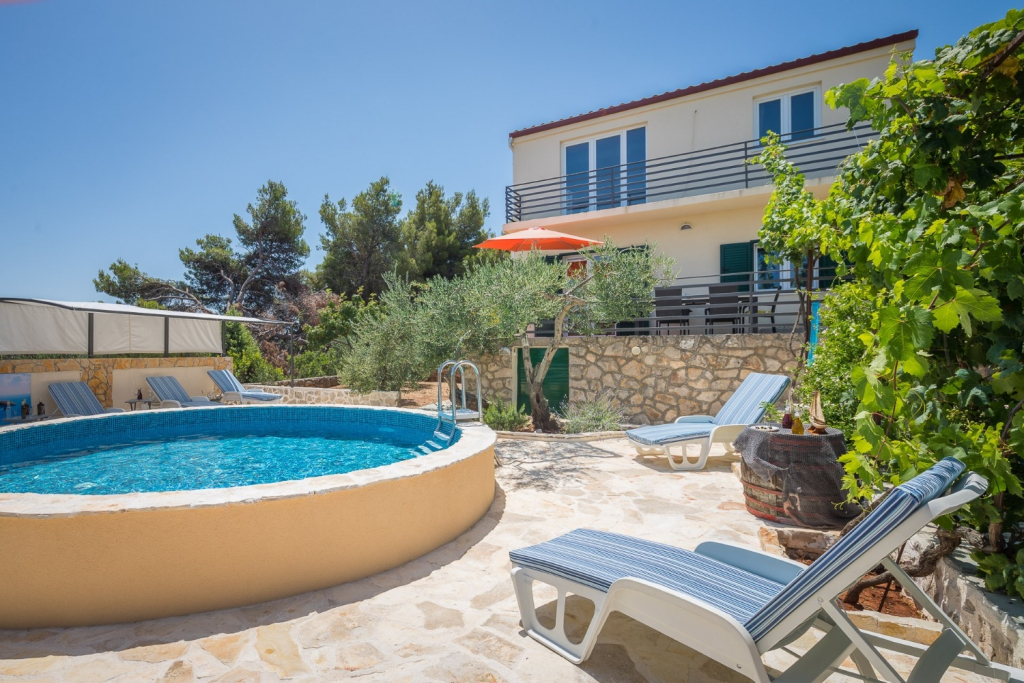 Holiday house Villa Ante - with pool: Rogac, Island Solta