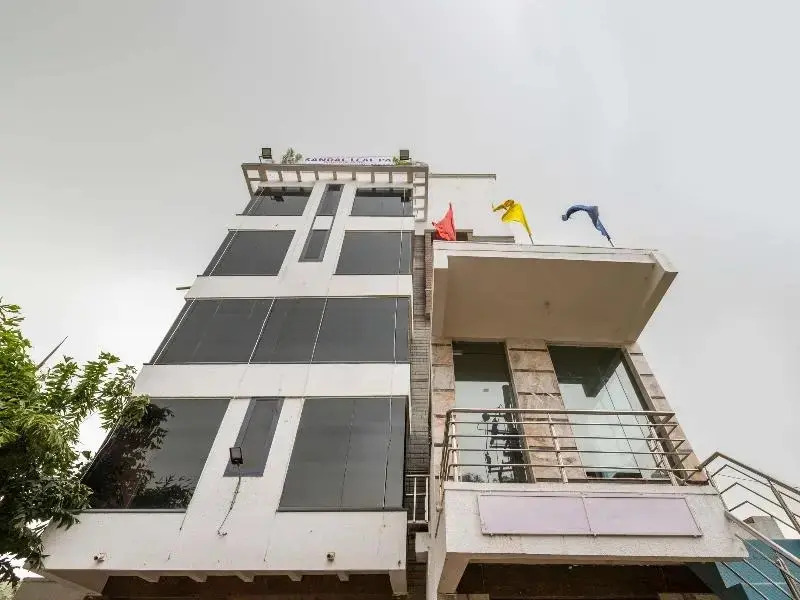 Sandal Leaf Park by OYO Rooms