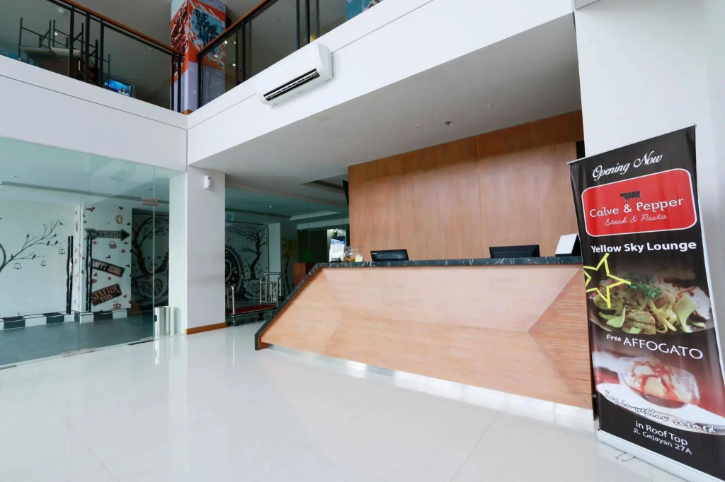 Yellow Star Gejayan Hotel