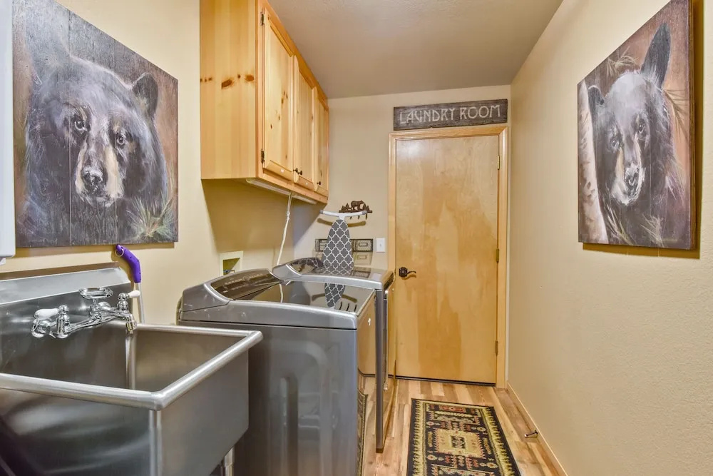 New Listing! Tahoe Donner Ski W/ Hot Tub 3 Bedroom Home