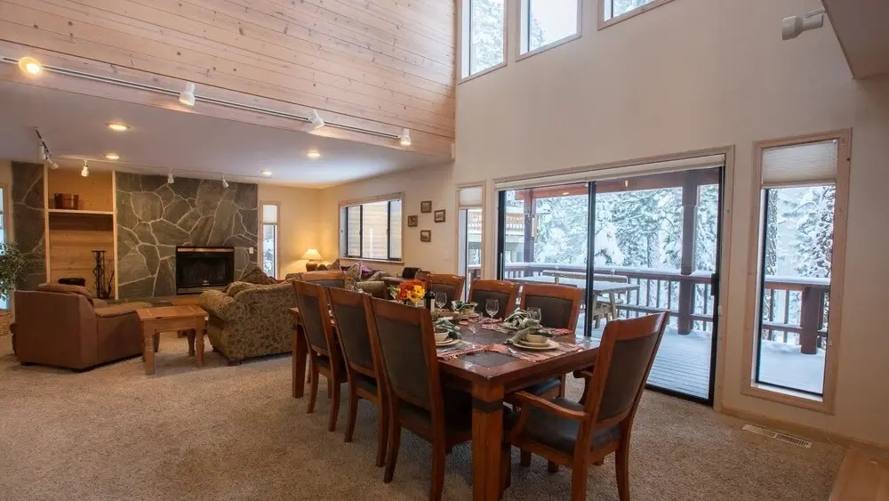 1620 Deer Path