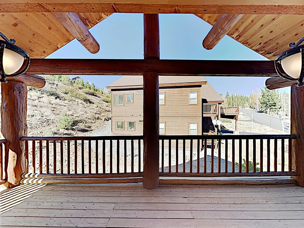 The Ponderosa: Gorgeous Custom-Built Log Home home