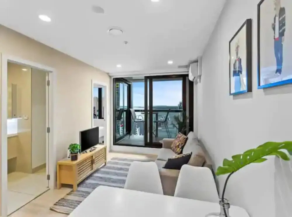 Stunning 2BR w/ Views Near Sky Tower- Zodiak Stays