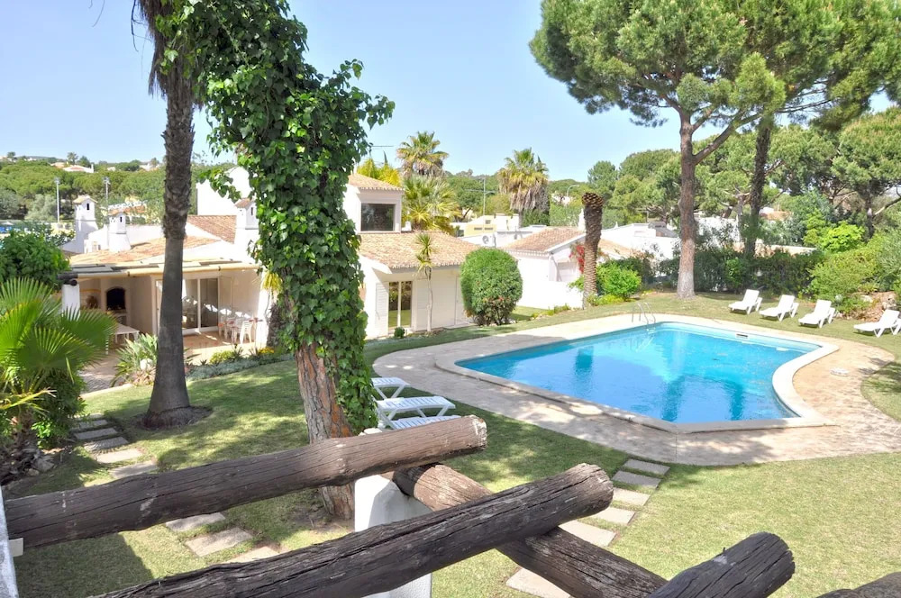 Large Private Pool Villa With 5 Suites, Free air Conditioning