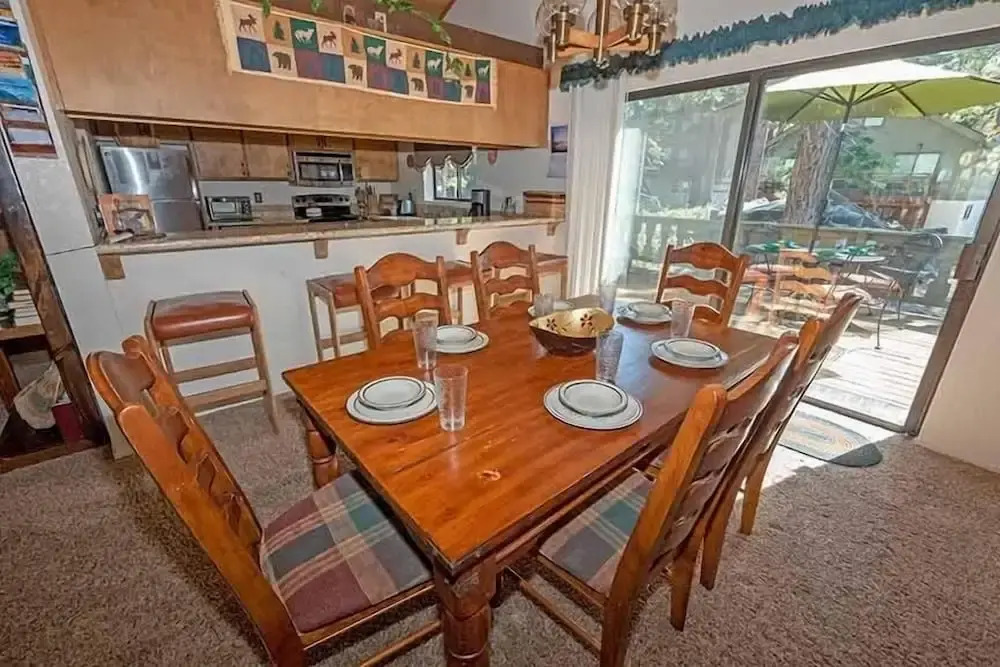 3407 Pine Hill 2 Bedroom Home by RedAwning