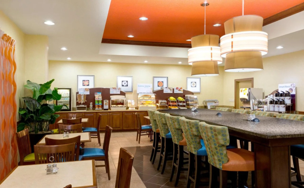 Holiday Inn Express & Suites Lakeland North I-4 by IHG