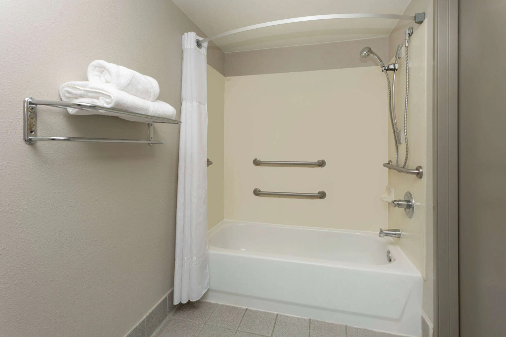 Days Inn & Suites by Wyndham Denver International Airport