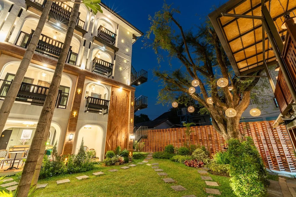Shamrock Chiangmai Hotel-Adult Only