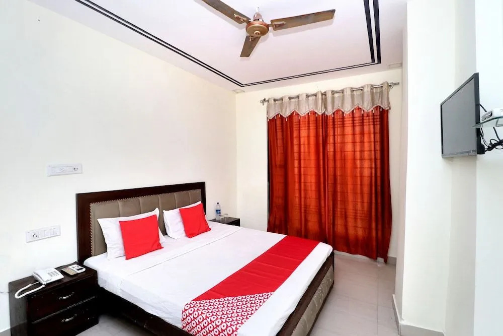 Oyo 39635 Hotel Shree Om