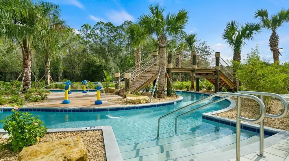 Upstay: Family-friendly 4BR Townhouse w Pool & BBQ