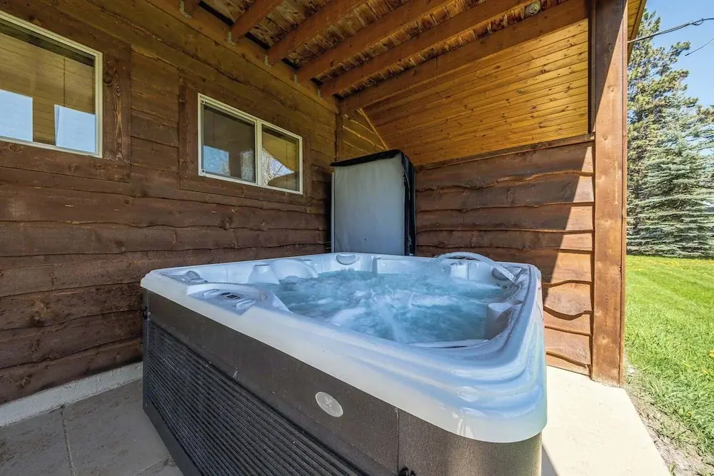 Flathead River Retreat For 15!