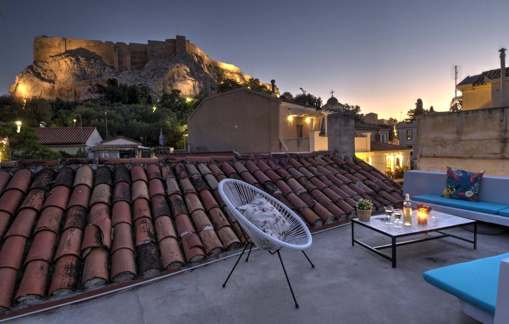 Aria Plaka Residence