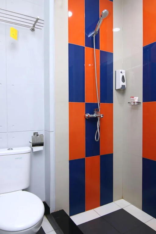 Oyo 592 Budget Hotel by the Harbour