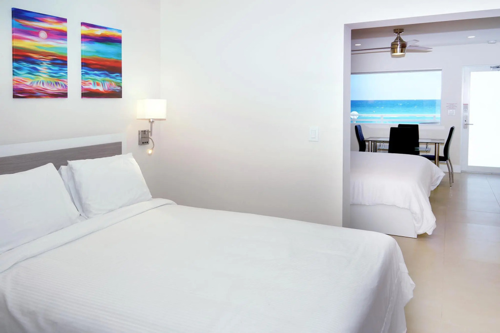 Diane Oceanfront Suites