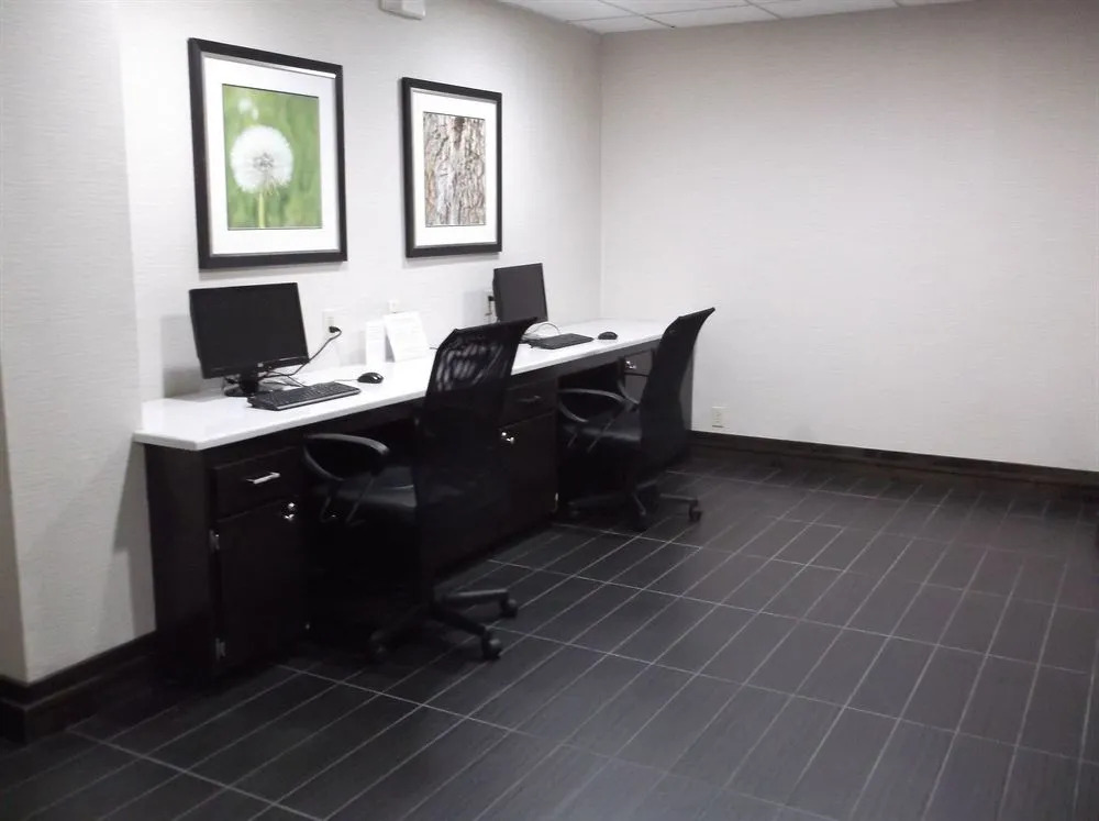 Holiday Inn Express Hotel & Suites Bentonville by IHG