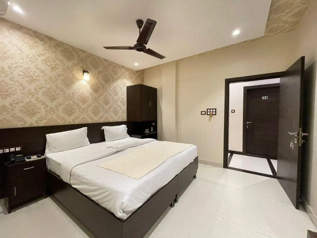 Holiday inn PG varanasi