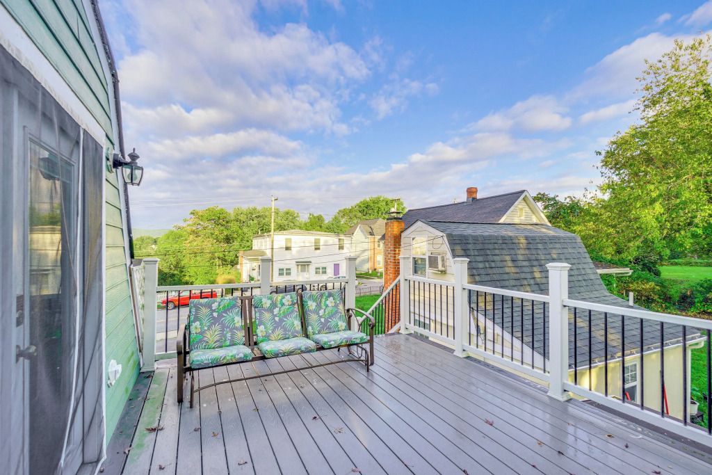 Epic Brunswick Apartment With Deck!