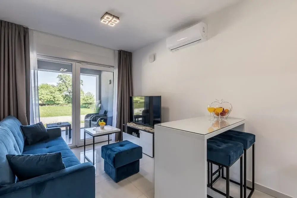Scenic Kastel Luksic Apartments
