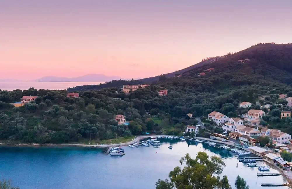 Omolos House in St Stefanos Bay