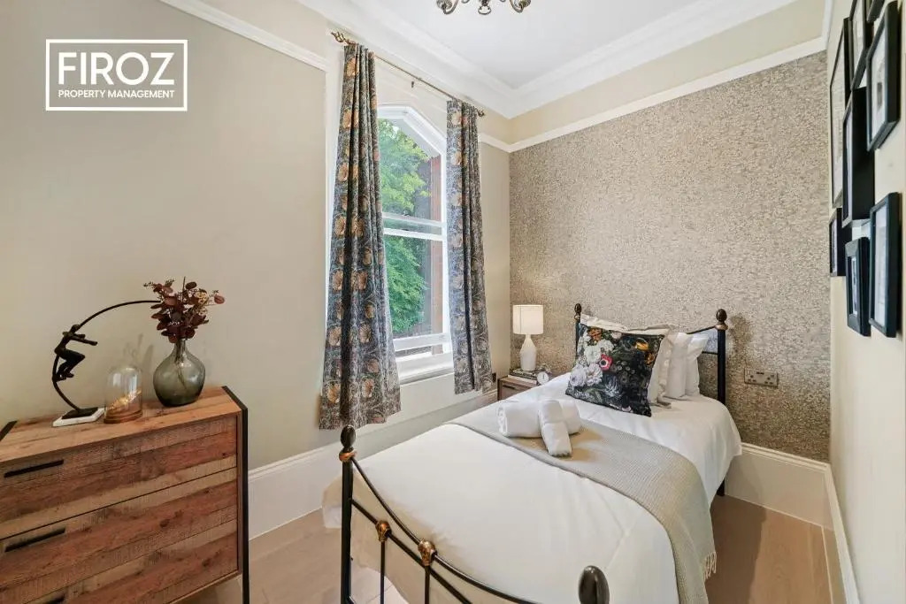 Top Quality 2 Bed 1 Bath Apartments For Contractors By Redwood Stays