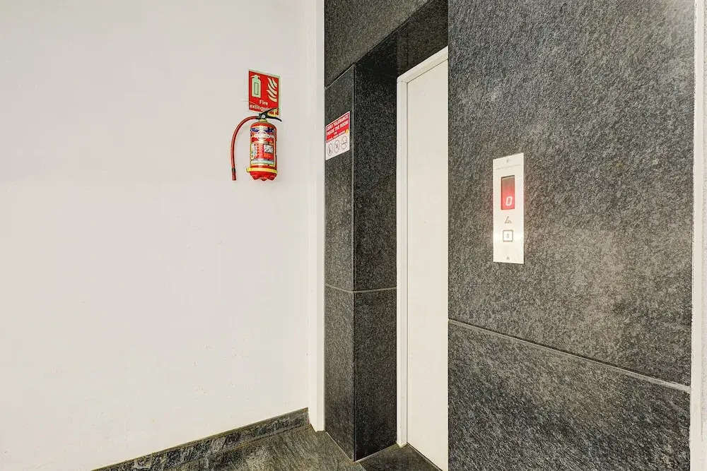 Fabhotel Ecr’S Royal Elite