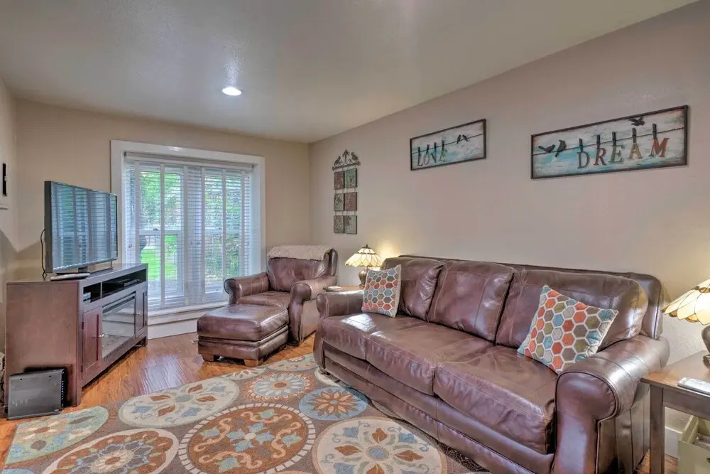 Creekside Home w/ Patio, Walk to Manitou Incline!