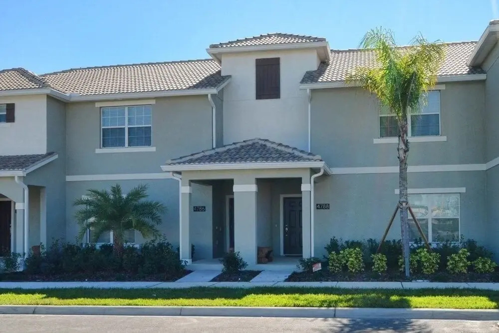 Townhome W/splashpool In Storey Lake -1610st 4 Bedroom Townhouse by Redawning
