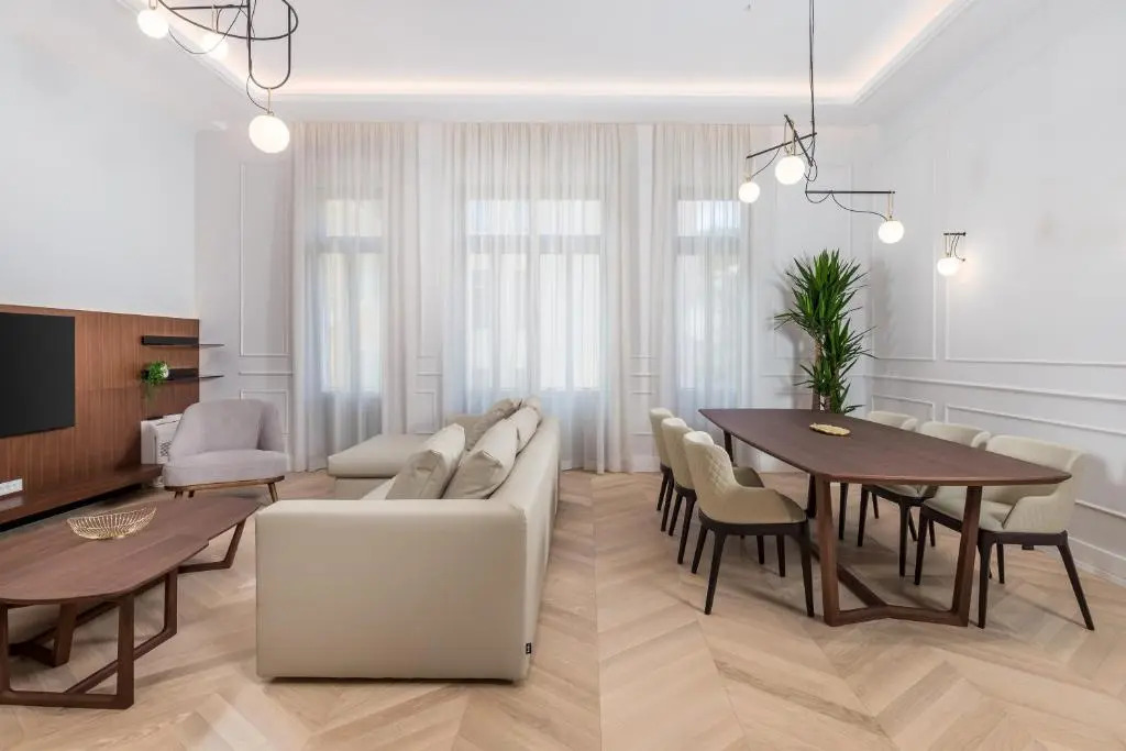 Plaza Apartments