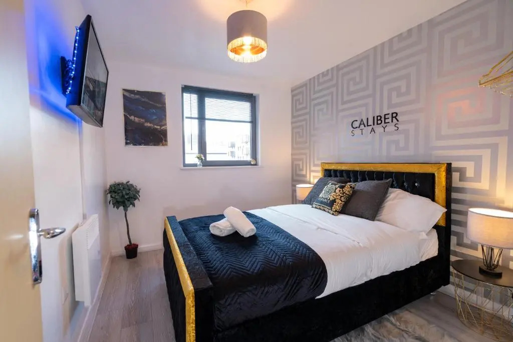 CALIBER STAYS Apartments & Homes - The Medusa Suite - 2 Bedroom Apartment - City Centre - FREE NETFLIX