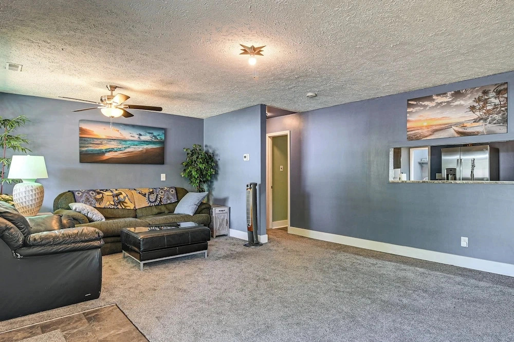 2 Mi to Myrtle Beach Boardwalk: Home w/ Yard