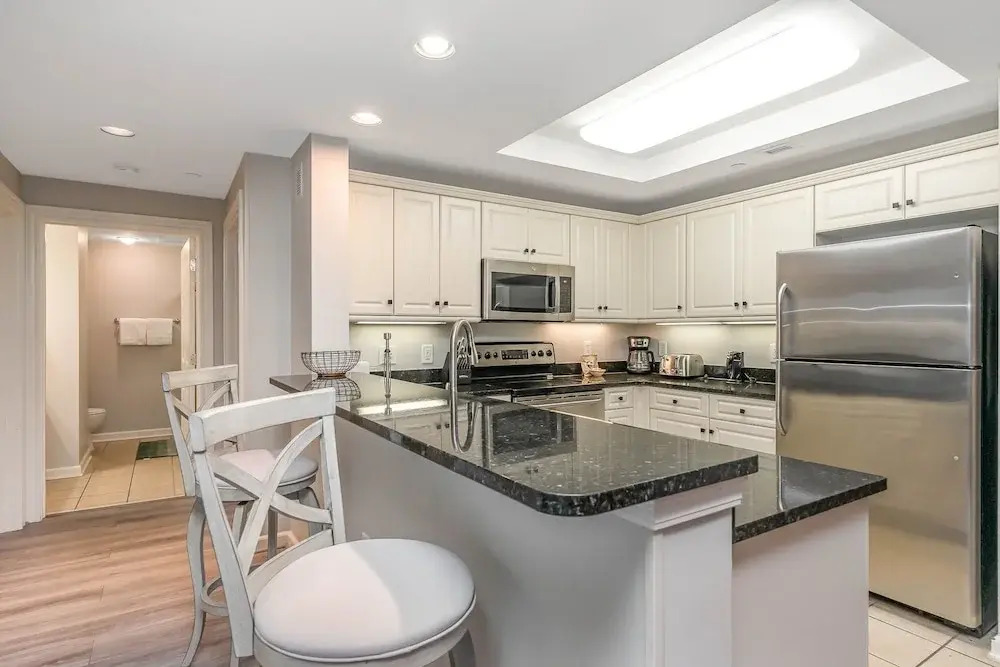 Splendid 3 bedroom, 3 bath condo - 408 Royale Palms 3 Condo