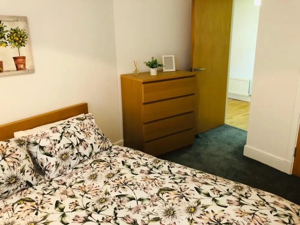 Remarkable 2 Bed Apartment in Edinburgh