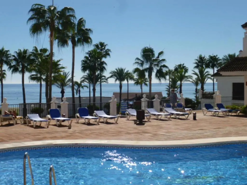 Apartamento 409 Marina Real Puerto de la Duquesa playa