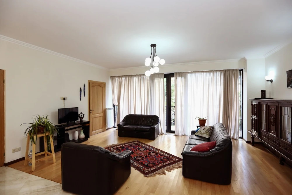Three Bedroom apartment near Vake Park