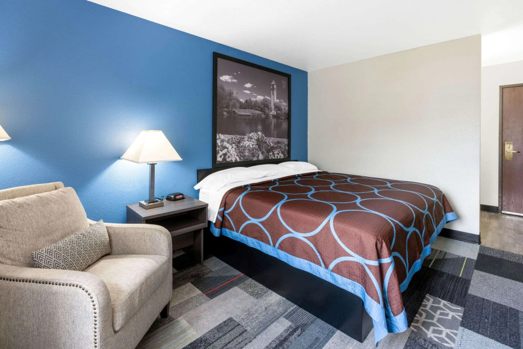 Super 8 by Wyndham Spokane Valley