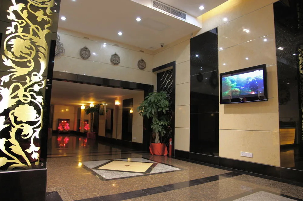 Champs-Elysees Hotel