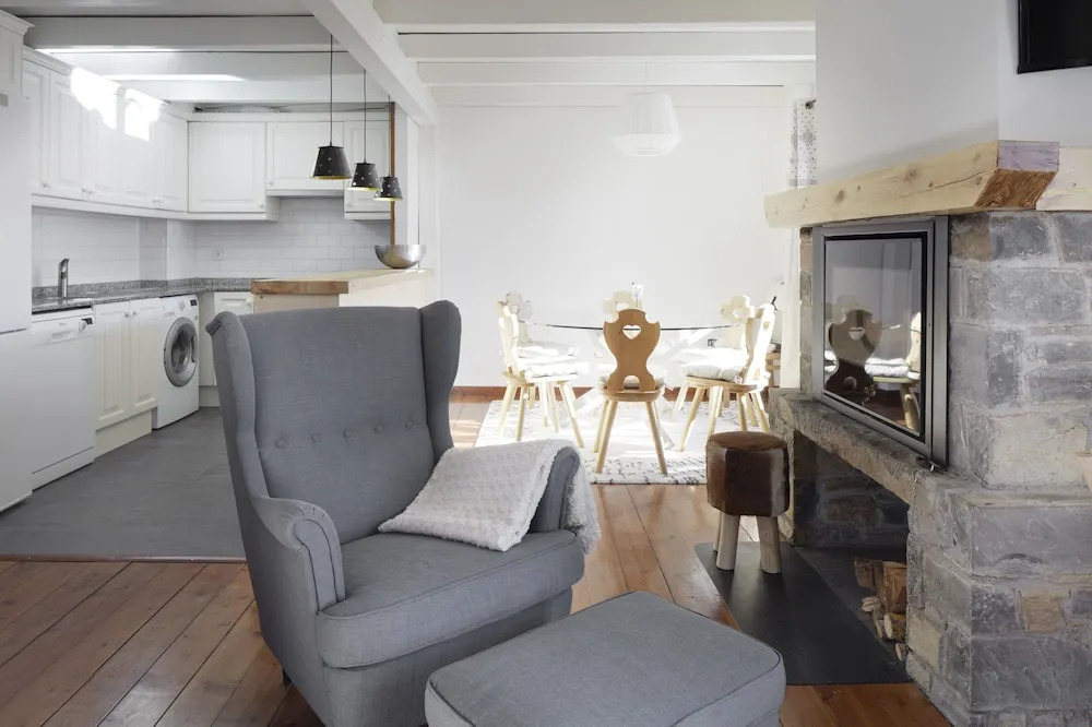 Esquiros by FeelFree Rentals