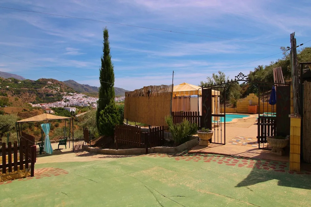 1038 Villa Cruz