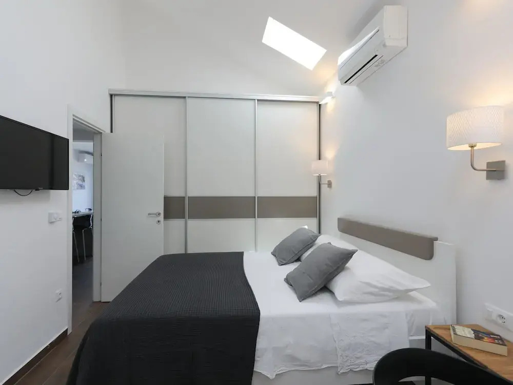 Apartment M&J - Comfort Two Bedroom Apartment With Terrace and Sea View