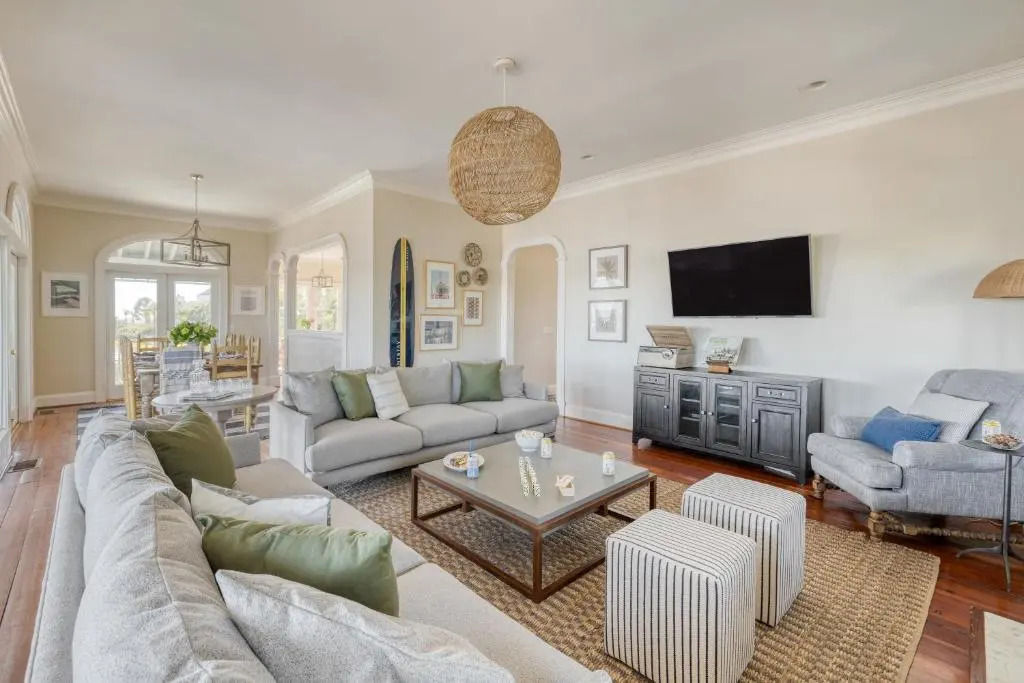 Haven by Avantstay Luxury Beachfront Home w/ Pool & Gorgeous Patios
