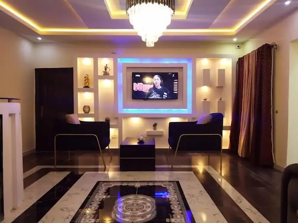 Vinchee Suites