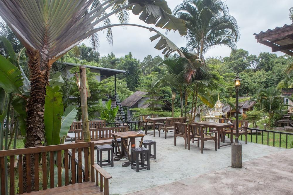 Baan Father Homestay