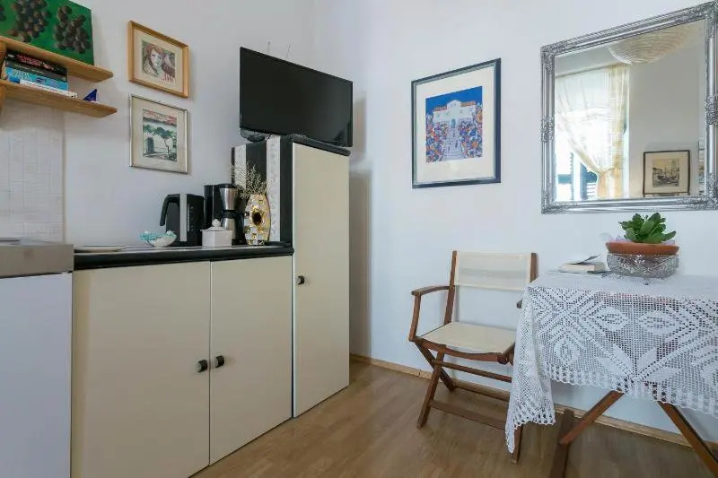 Old Town Port Apartments