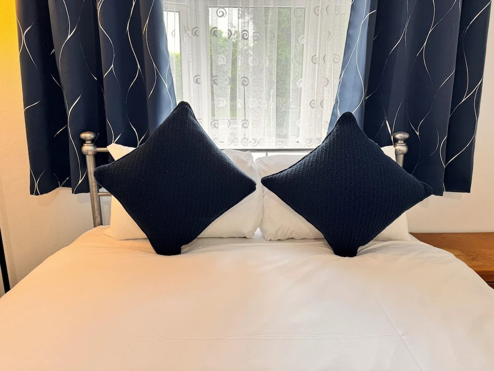 High Trees Guest House Gatwick