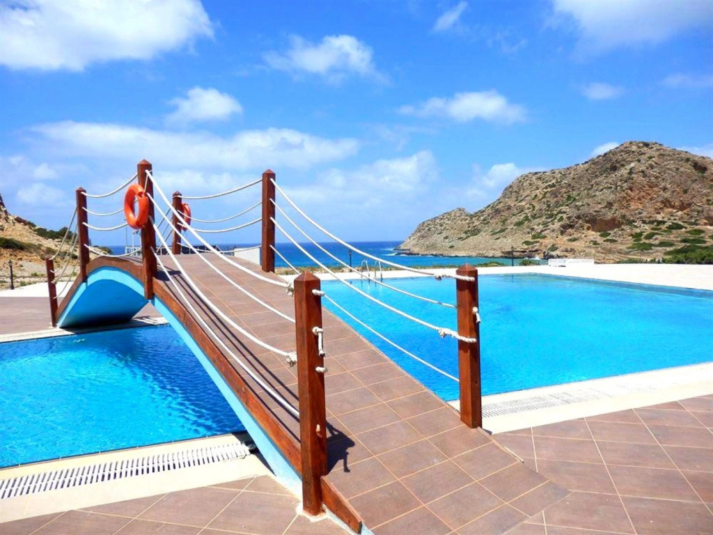 Royal Beach Hotel